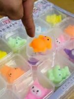 JUEGO SENSORIAL - CAJA CON 48 MINI CAJITAS SQUISHY / +3 AÑOS / 298590 - Image 3