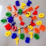 Números de plástico para enhebrar 002.0003 de colores para conteo y motricidad fina