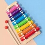 Xilófono metálico infantil de 8 notas código 012774 para estimulación musical y coordinación mano-ojo